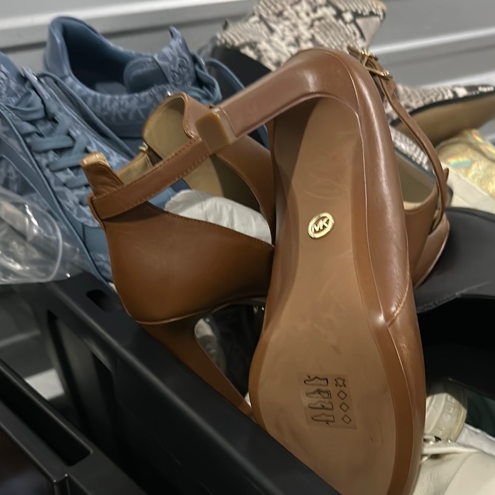 Michael Kors Tan Stiletto Heels Peep-Toe - Picture 4 of 6